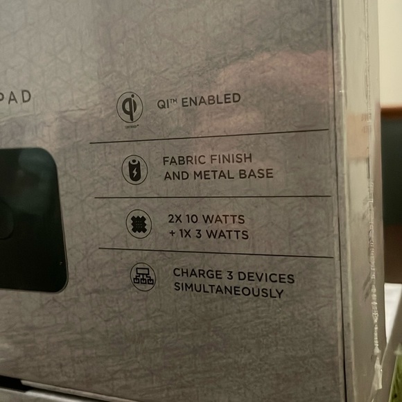 Tech2 Nano 3 in 1 Wireless Charger - Picture 2 of 8